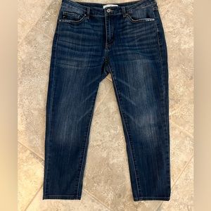 KanCan cropped slightly distressed jeans